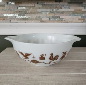 Vintage Pyrex Early Americana Cinderella‎ Nesting Mixing Bowl 2 1/2 Quarts